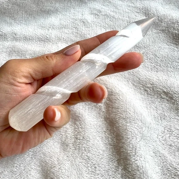 Selenite Crystal Charging “Unicorn Horn” Wand - Picture 2 of 12